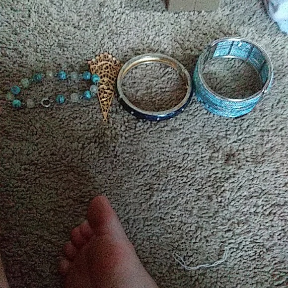 Jewelry - Picture 2 of 4